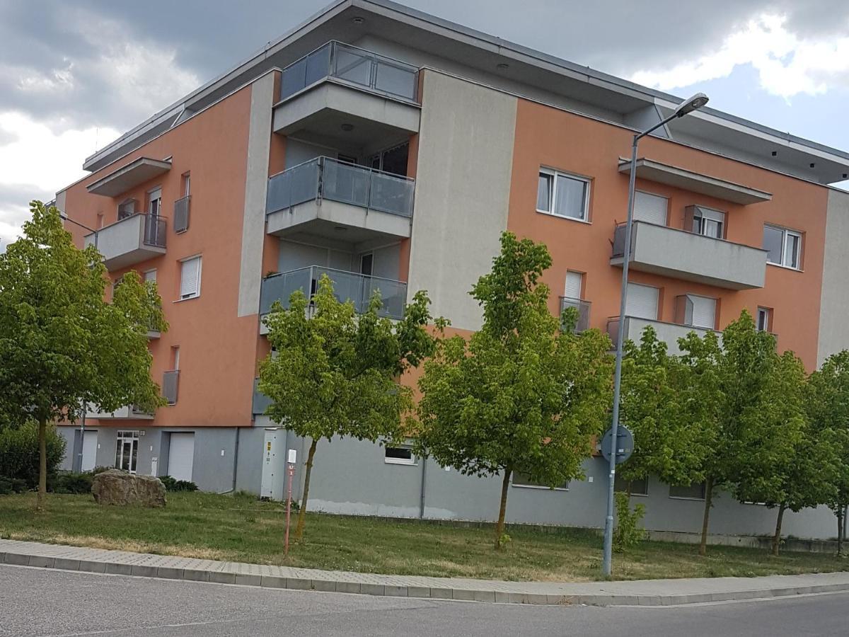 Apartman Zuzu Trenčín Extérieur photo